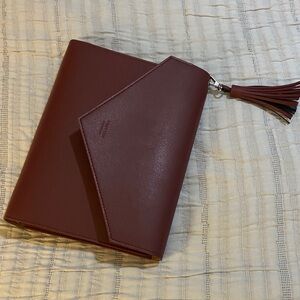 Burgundy Leather A5 planner by Mochi Things
